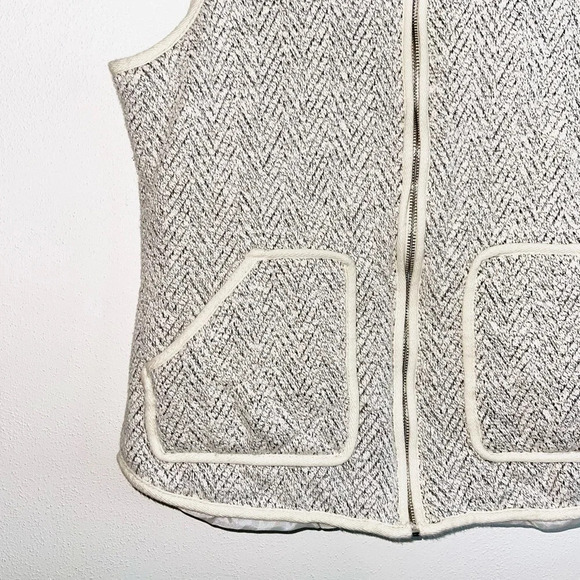 Maurices Cream & Gray Chevron Pocket Full Tweed Zip Vest Medium Women’s - Picture 4 of 10